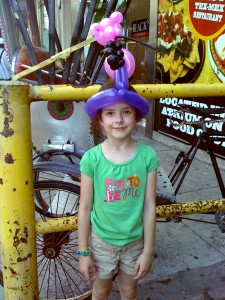 sophie_balloonhat